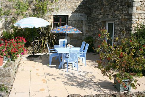 vendee Gite holiday accommodation with 2 Bedrooms and Heated Pool